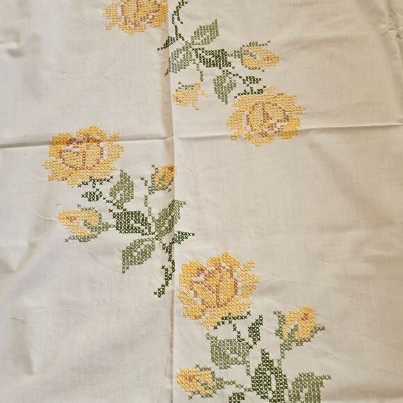 Vintage "Progress"  Cross Stiched Yellow Tailsmanrose 60 X 90 Oblong Tablecloth, - Picture 4 of 4